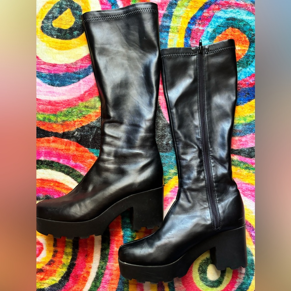 Black Gogo boots